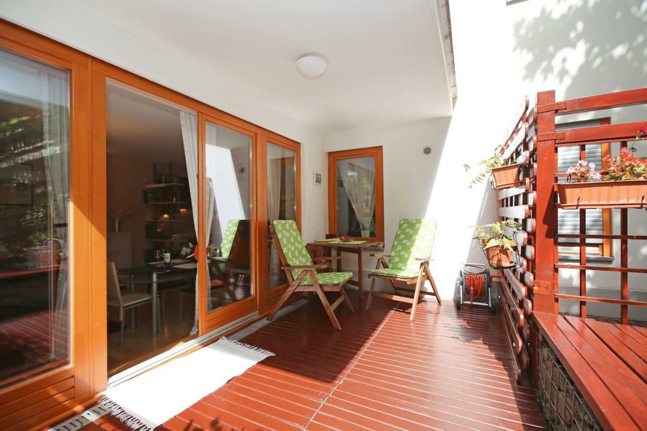 Downtown Garden Isle In Urban Style-Free Parking Apartment Budapest Exterior photo